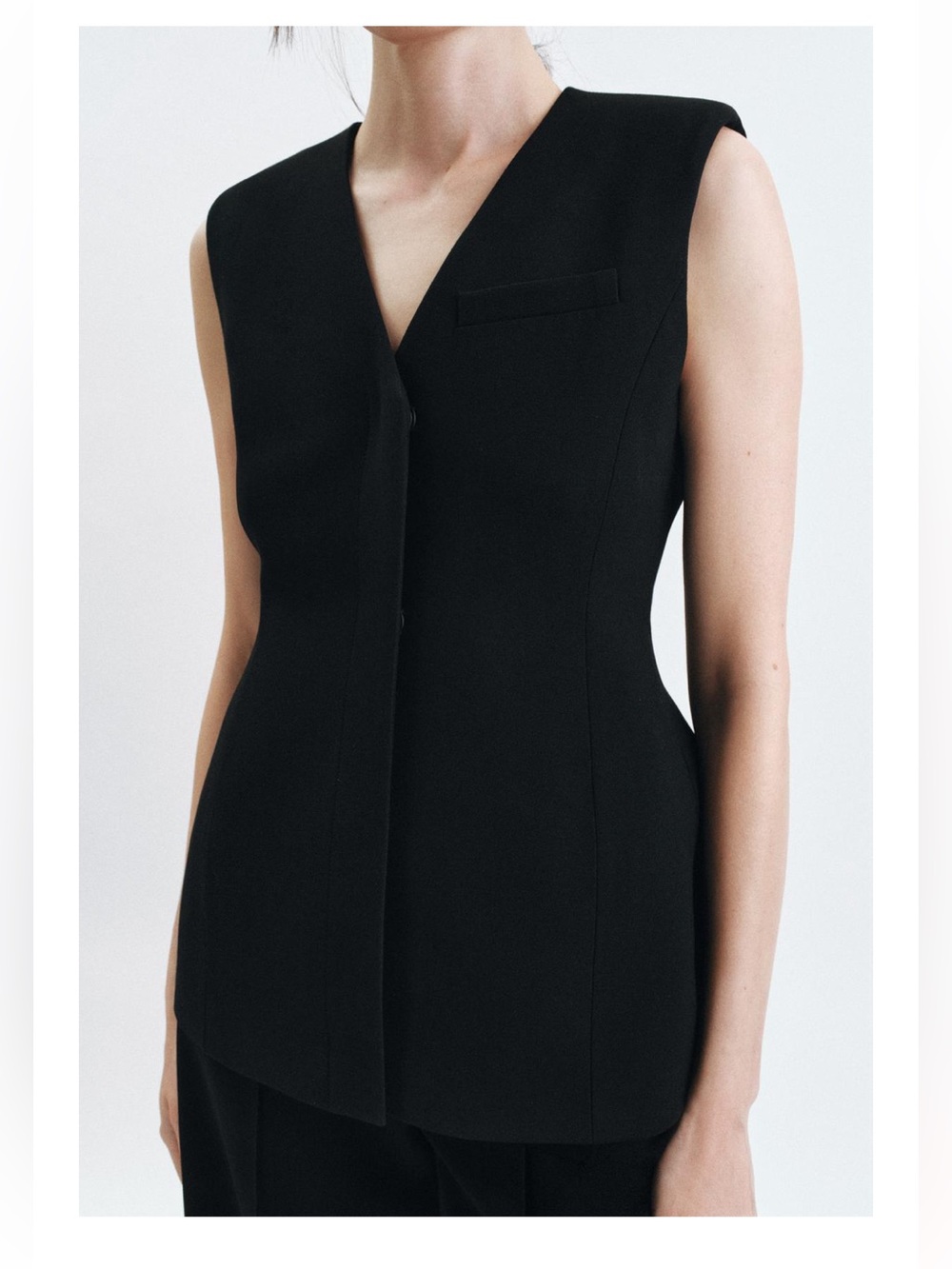 Zara Sleeveless V-Neck Black jacket